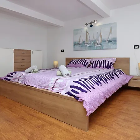 Apartment With Wifi - 21879 *